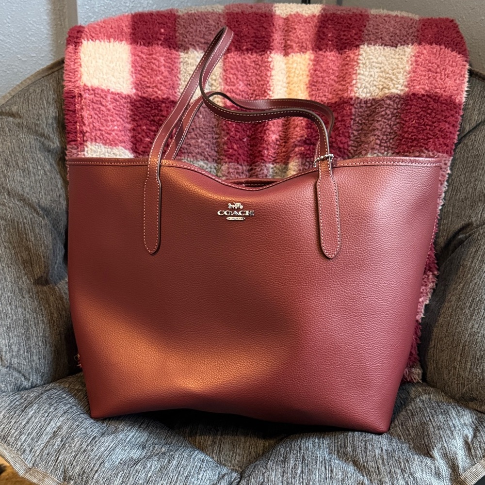 Coach Women's Deep Red Tote Bag